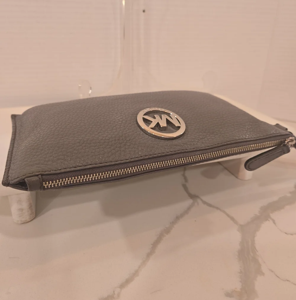 Michael Kors Fulton Large Gray Pebbled Leather Glam Y2K Wristlet Clutch